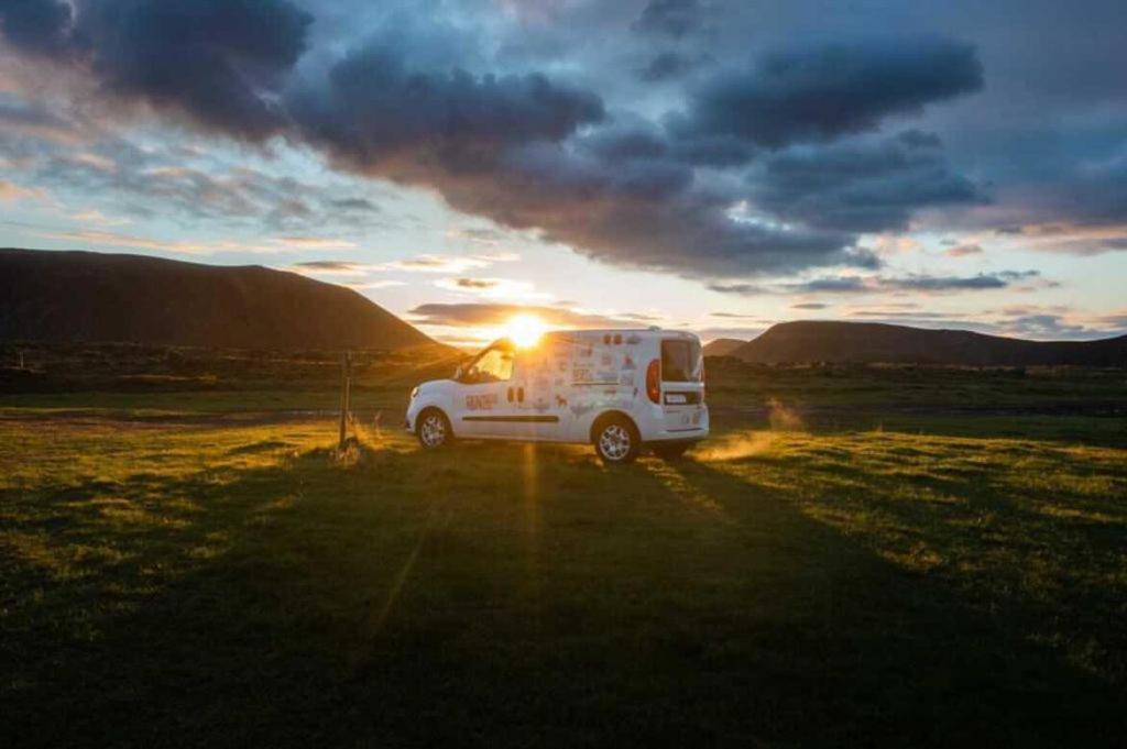 Rent Campervans Keflavík Esterno foto